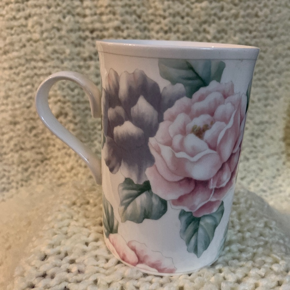 Vintage 1990’s Spring Florals mug.